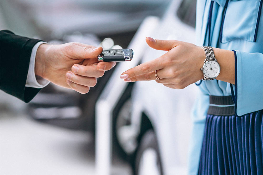 Selling Your Car Privately vs Selling to a Dealer: What Gets You More?