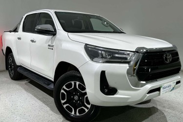 2022 Toyota Hilux SR5