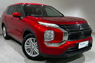 2022 Mitsubishi Outlander ES