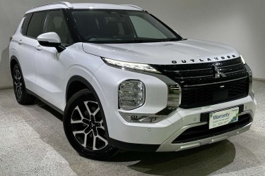 2022 Mitsubishi Outlander LS