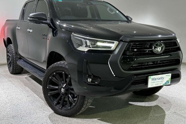 2023 Toyota Hilux SR5