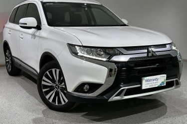 2021 Mitsubishi Outlander LS