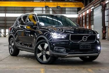 2020 Volvo XC40 T4 Momentum