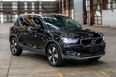 2020 Volvo XC40 T4 Momentum