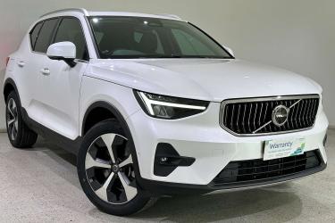 2023 Volvo XC40 Ultimate B4 Bright