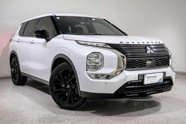 2023 Mitsubishi Outlander LS Black Edition