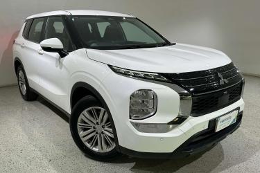 2023 Mitsubishi Outlander ES