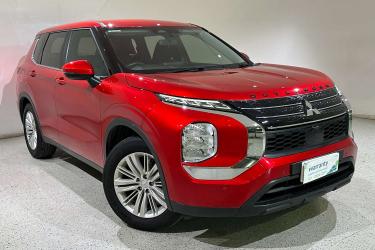 2023 Mitsubishi Outlander ES