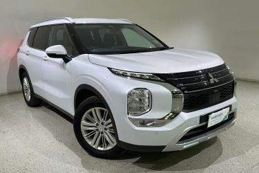 2024 Mitsubishi Outlander LS