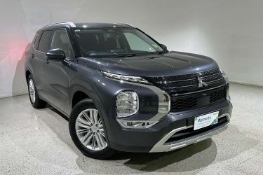 2024 Mitsubishi Outlander LS