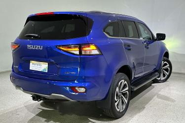 2022 Isuzu MU-X LS-T
