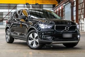 2021 Volvo XC40 T4 Momentum