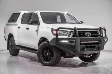 2022 Toyota Hilux SR
