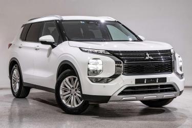 2024 Mitsubishi Outlander LS