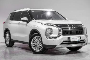 2023 Mitsubishi Outlander LS