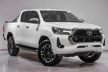 2023 Toyota Hilux SR5