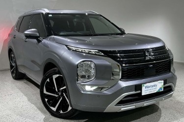 2022 Mitsubishi Outlander Exceed