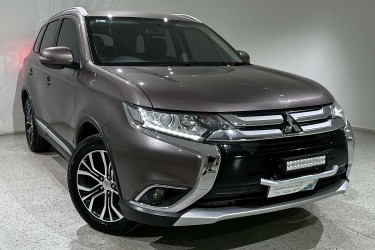 2016 Mitsubishi Outlander LS