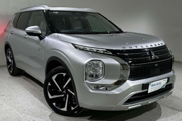 2023 Mitsubishi Outlander PHEV Exceed